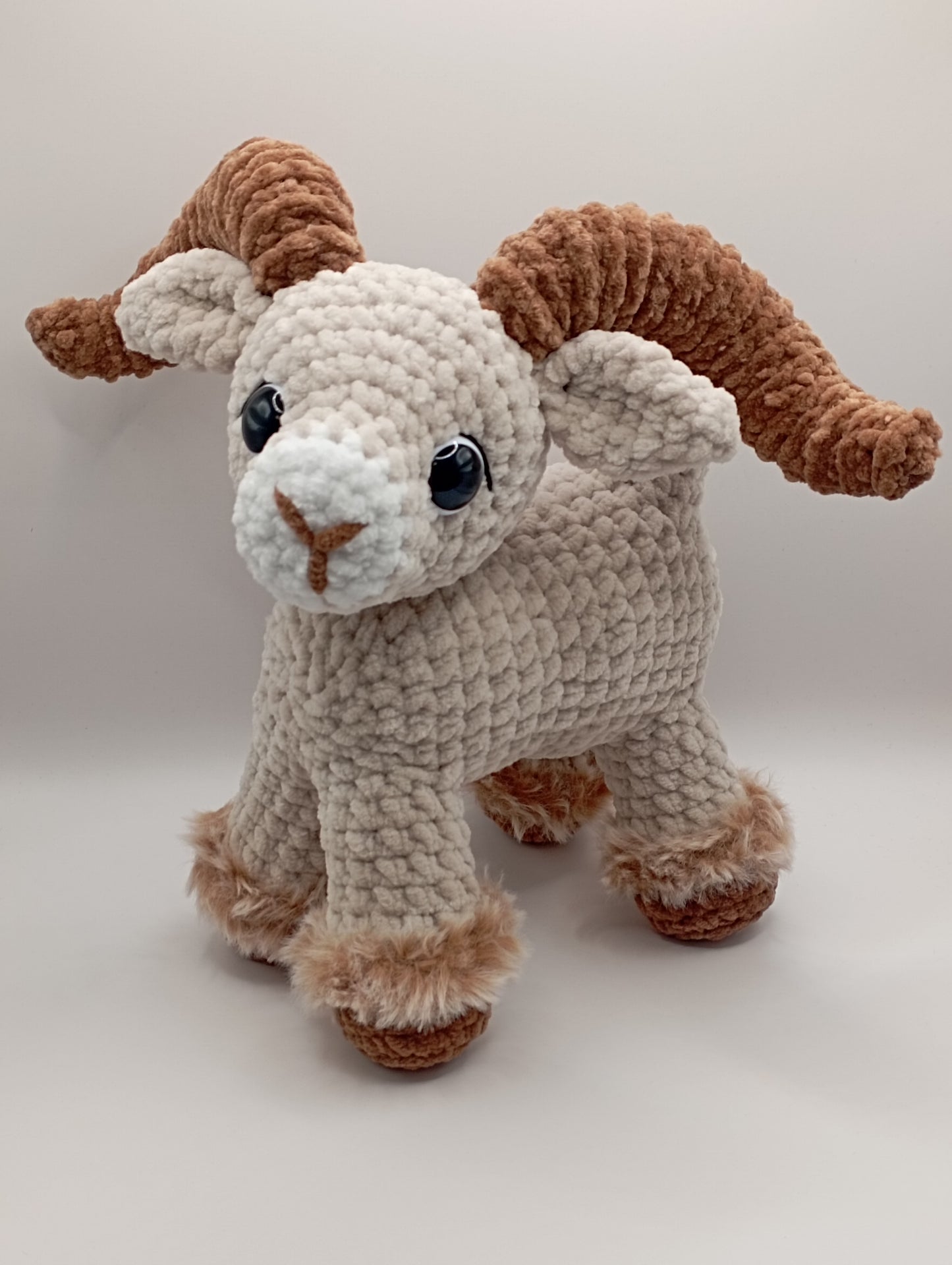 Peluche bélier