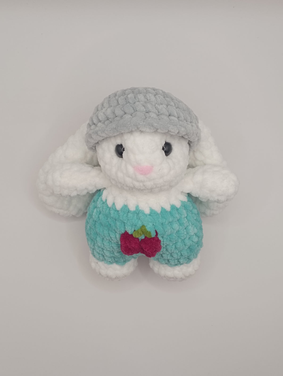 Peluche petit lapin chapeau